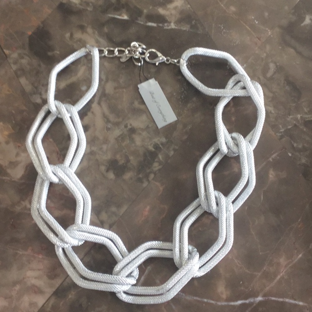 Necklace nwt